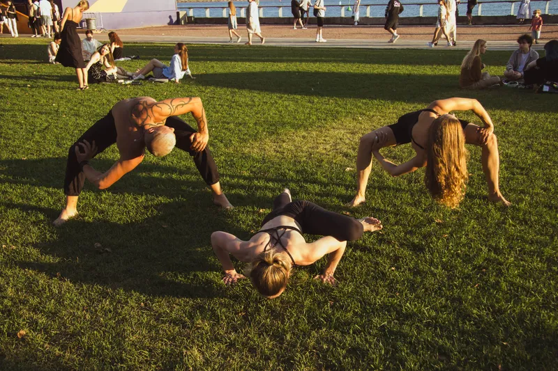 Йога — занятие YogaCore